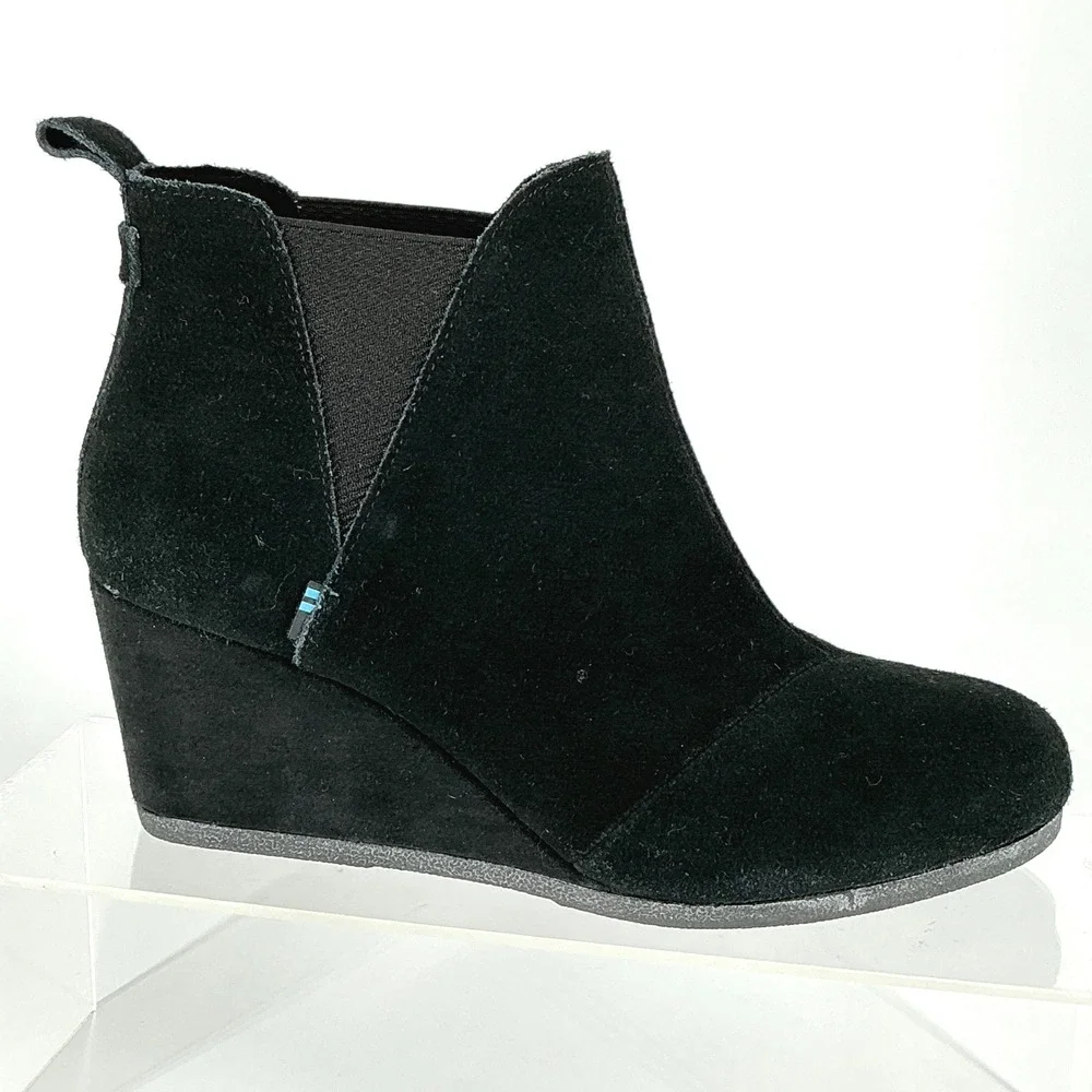 TOMS Size 9 Black Suede Wedge Ankle‎ Booties Round Toe Pull On Boots Leila